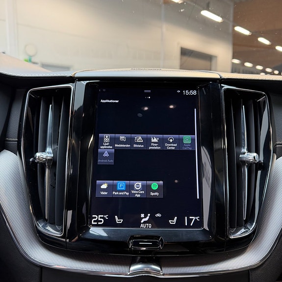 Volvo XC60 12 of 13