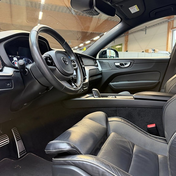 Volvo XC60 8 of 13
