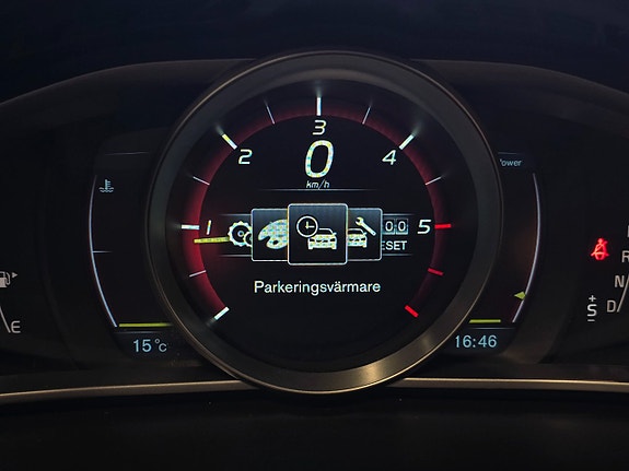 Volvo V40 Cross Country 26 of 30