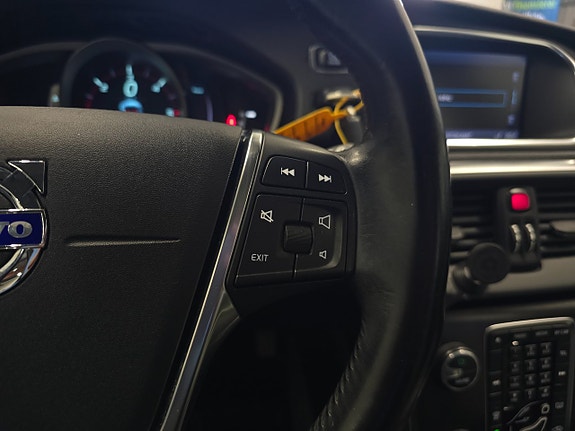 Volvo V40 Cross Country 20 of 30