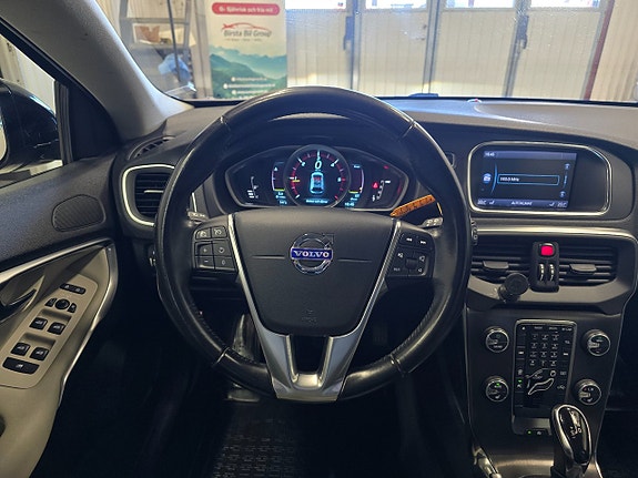 Volvo V40 Cross Country 18 of 30