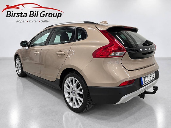 Volvo V40 Cross Country 5 of 30