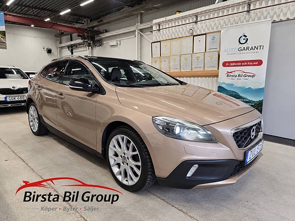 Volvo V40 Cross Country 7 of 30