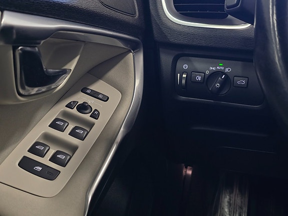 Volvo V40 Cross Country 21 of 30