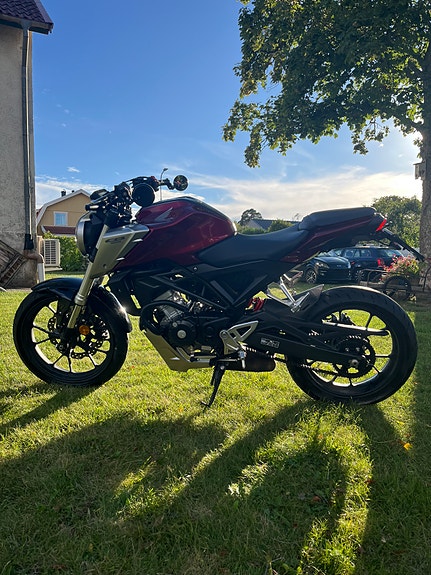Honda CB125R 6 of 7