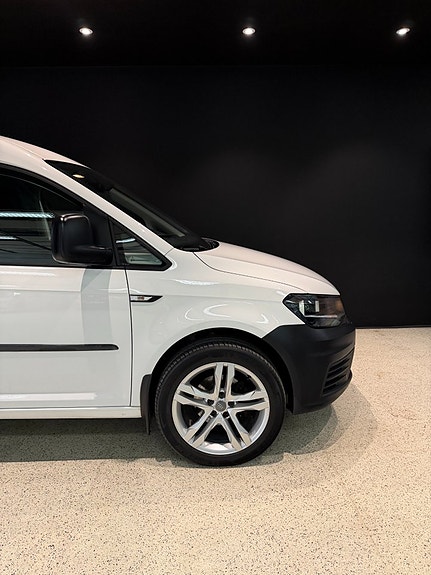 Volkswagen Caddy Maxi 4 of 8