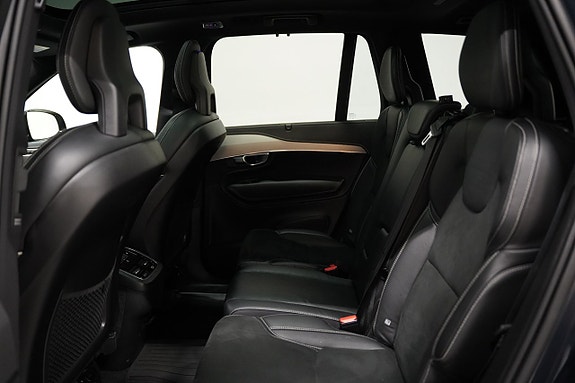Volvo XC90 24 of 29