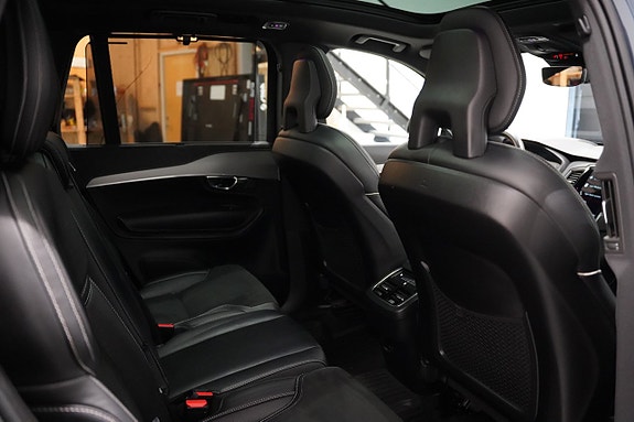 Volvo XC90 26 of 29