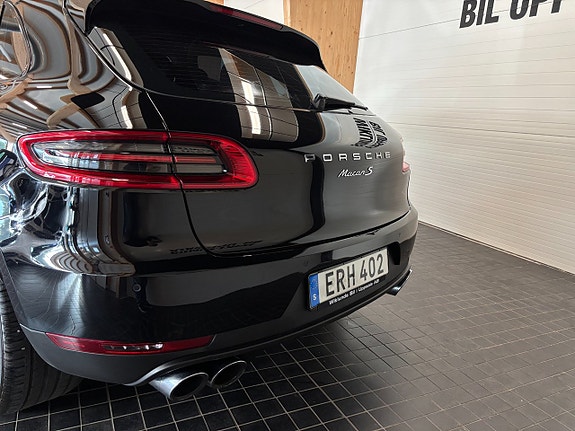 Porsche Macan S 5 of 27