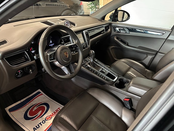 Porsche Macan S 6 of 27