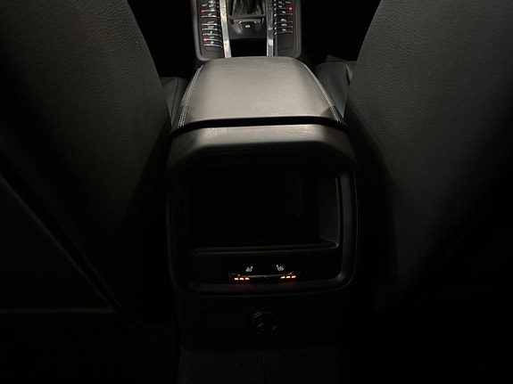 Porsche Macan S 21 of 27