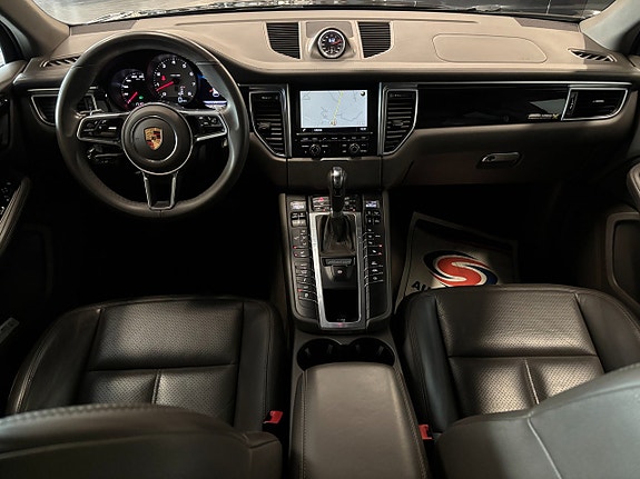 Porsche Macan S 22 of 27