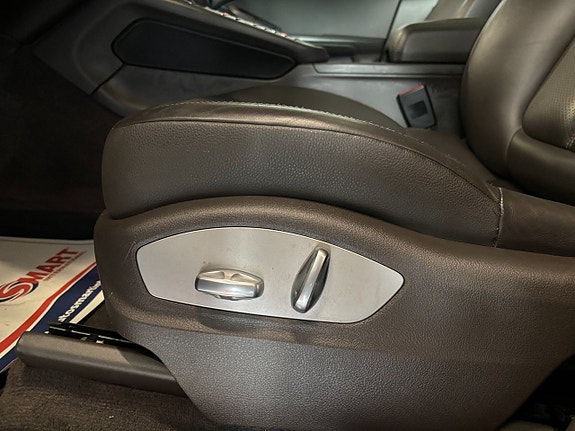 Porsche Macan S 8 of 27