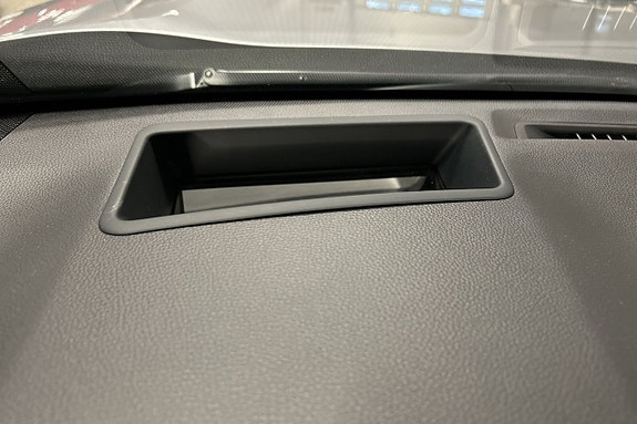 Toyota RAV4 14 of 18