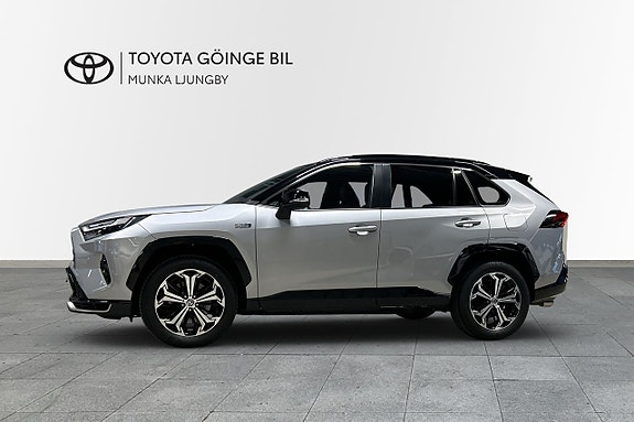 Toyota RAV4 2 of 18