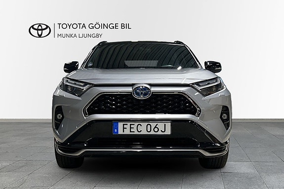 Toyota RAV4 4 of 18