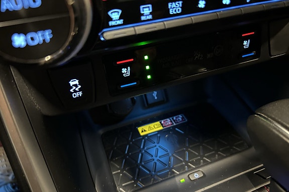 Toyota RAV4 15 of 18