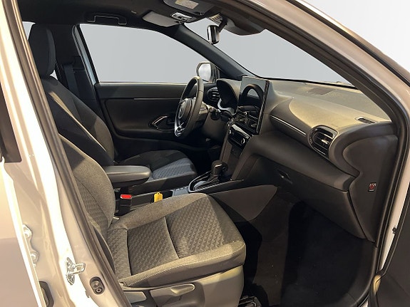 Toyota Yaris Cross 6 of 26