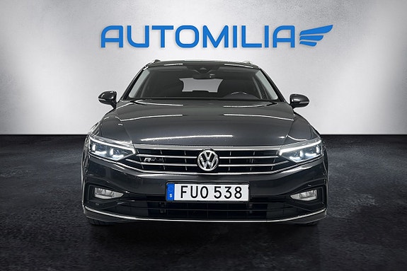 Volkswagen Passat 2 of 17