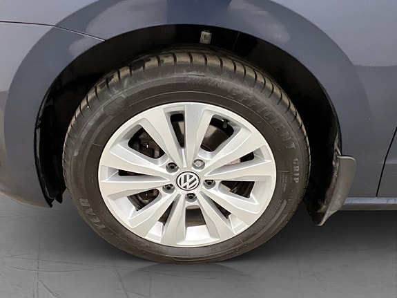 Volkswagen Golf Sportsvan 24 of 27
