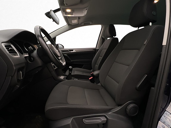 Volkswagen Golf Sportsvan 11 of 27