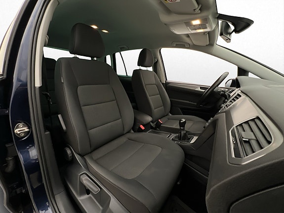 Volkswagen Golf Sportsvan 20 of 27