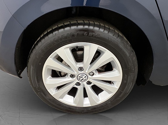 Volkswagen Golf Sportsvan 26 of 27