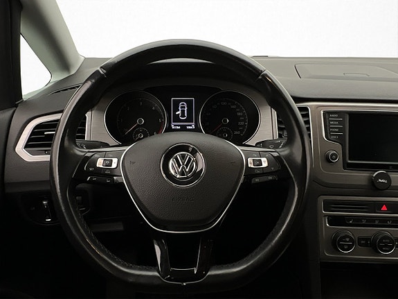 Volkswagen Golf Sportsvan 13 of 27