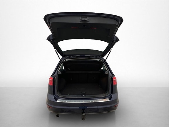 Volkswagen Golf Sportsvan 23 of 27