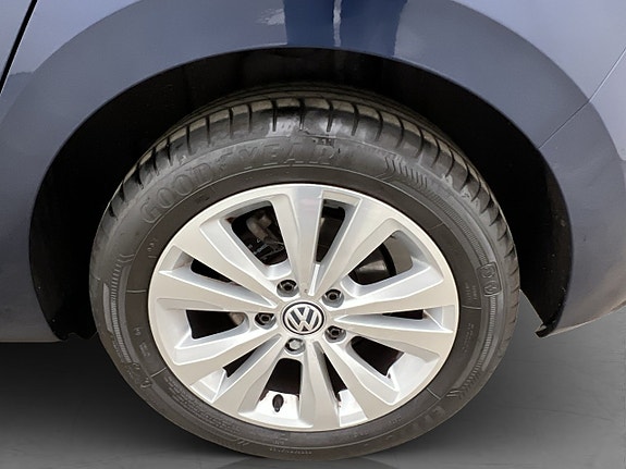 Volkswagen Golf Sportsvan 25 of 27