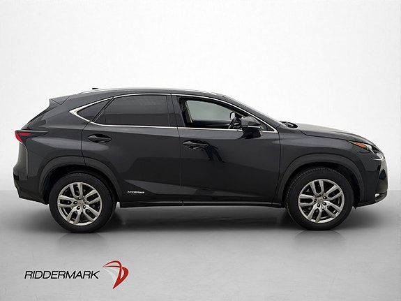 Lexus NX300h 9 of 30