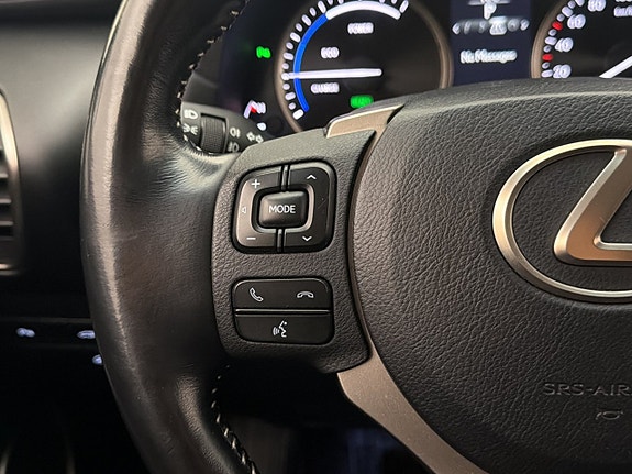Lexus NX300h 20 of 30