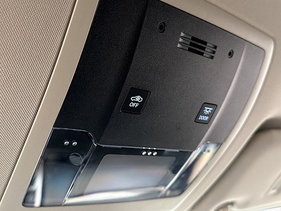 Lexus NX300h 30 of 30