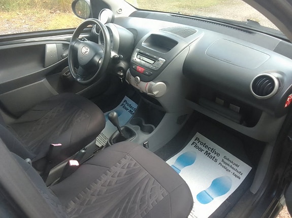 Toyota Aygo 3 of 7