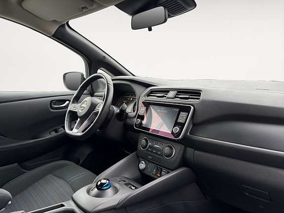 Nissan Leaf 10 of 17