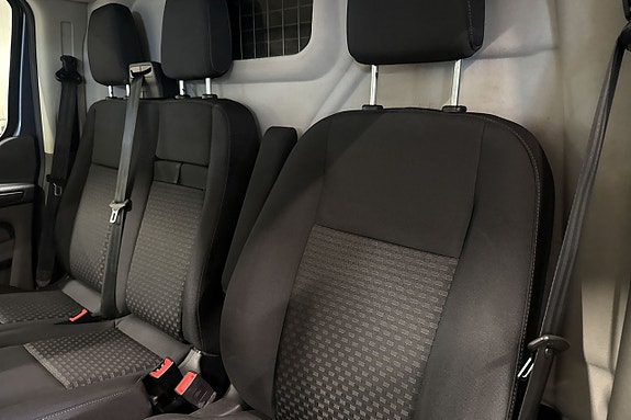 Ford Transit Custom 9 of 19