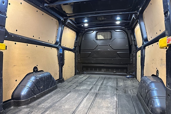 Ford Transit Custom 16 of 19