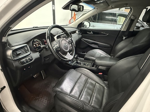 Kia Sorento 8 of 14