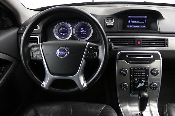 Volvo XC70 17 of 27