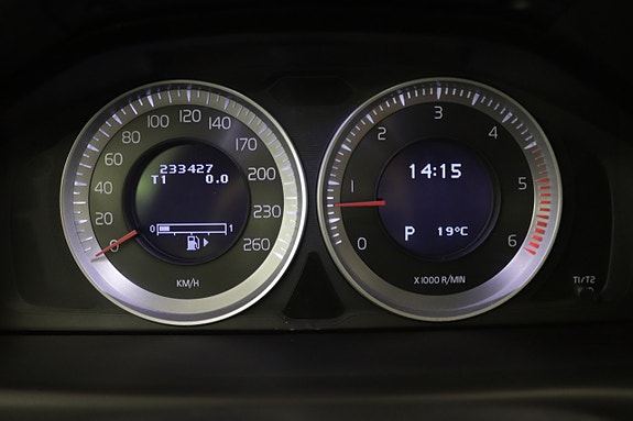 Volvo XC70 18 of 27