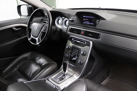 Volvo XC70 26 of 27