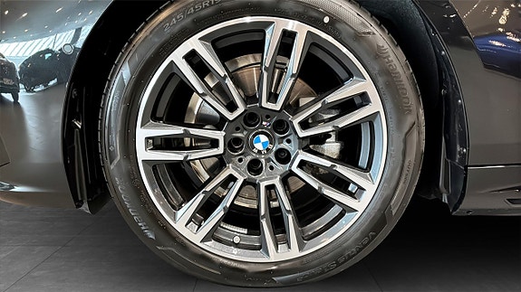 BMW 530e 9 of 12