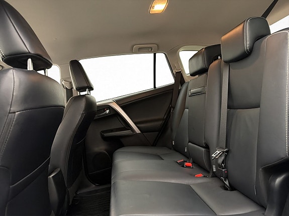 Toyota RAV4 27 of 30