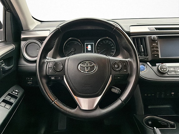 Toyota RAV4 14 of 30