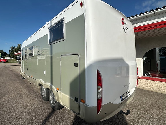 Bürstner Elegance i 710 ALDE Långbädd 3.0 D Helintegrerad Dieselvärmare 3 of 30