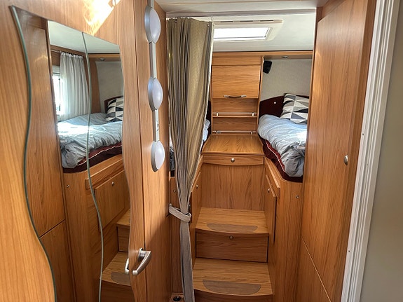 Bürstner Elegance i 710 ALDE Långbädd 3.0 D Helintegrerad Dieselvärmare 7 of 30