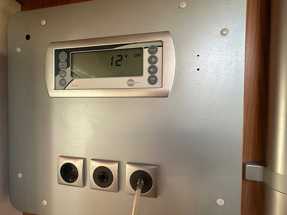 Bürstner Elegance i 710 ALDE Långbädd 3.0 D Helintegrerad Dieselvärmare 29 of 30