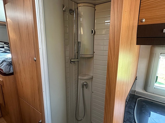 Bürstner Elegance i 710 ALDE Långbädd 3.0 D Helintegrerad Dieselvärmare 15 of 30