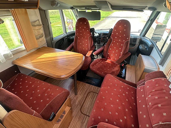 Bürstner Elegance i 710 ALDE Långbädd 3.0 D Helintegrerad Dieselvärmare 4 of 30