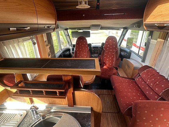 Bürstner Elegance i 710 ALDE Långbädd 3.0 D Helintegrerad Dieselvärmare 11 of 30